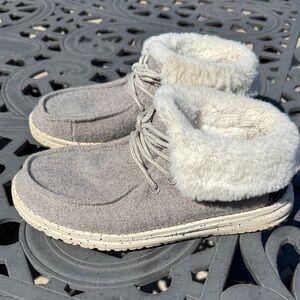 Hey Dude Women's Gray Ankle Boots with Fleece Lining